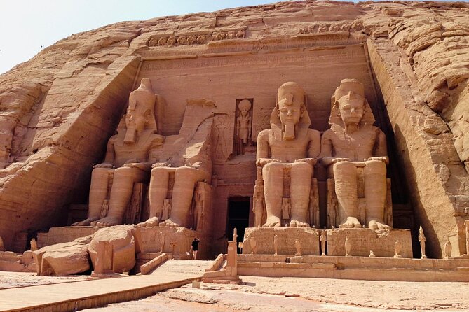 3-Day Nile Cruise with Hot Air Balloon from Cairo by Flights - Temple of Horus by horse-drawn carriage, then the Kom Ombo detour