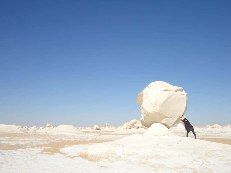 3 Days 2 Nights Visit White Desert & Bahariya From Cairo - Day 1: Bahariya Oasis Museums, Tombs, and the Dunes at English House