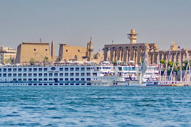 4 Day Nile Cruise Aswan to Luxor, Abu Simbel & Hot Air Balloon - Day 2: Abu Simbel at Dawn, Then Kom Ombo and Nile Views