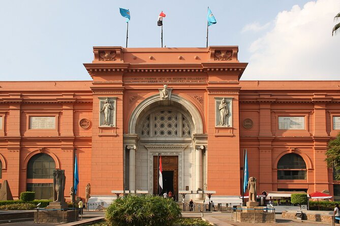 5-Day Tour in Cairo with Pick Up - Day 1 airport pickup and hotel check-in in Cairo