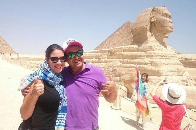 8-Hour Private Tour to the Pyramids of Giza and Saqqara from Cairo - Giza highlights: Cheops, Chephren, Mycerinus, and the Sphinx