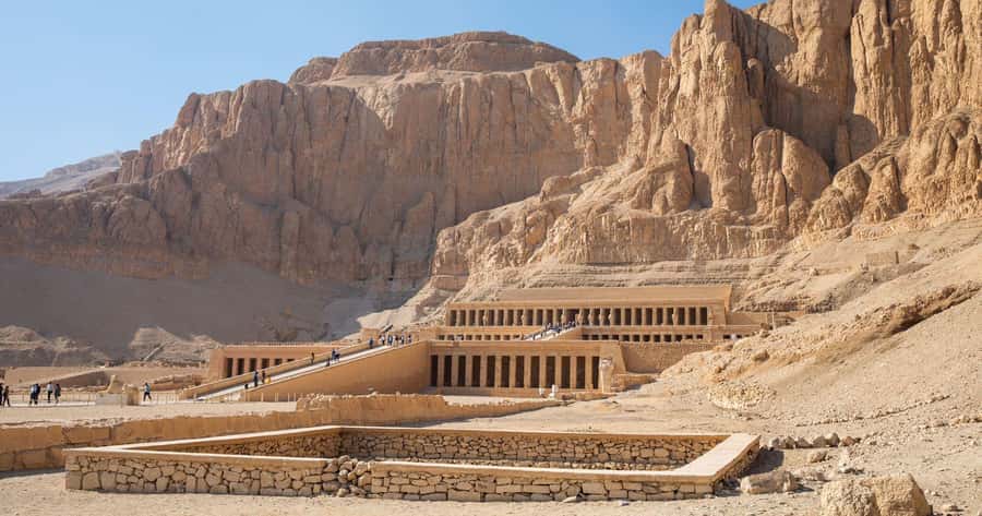 A Luxor Excursion to Habu Temple, Valley of Workers & Queens - Valley of the Queens: royal wives, Ta-Set-Neferu, and tomb interiors