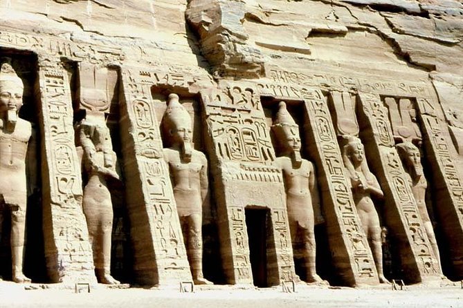 Abu Simbel Excursion Day Trip from Aswan (Sharing Bus without Guide) - Entering the Abu Simbel Temple Complex: What to Focus On