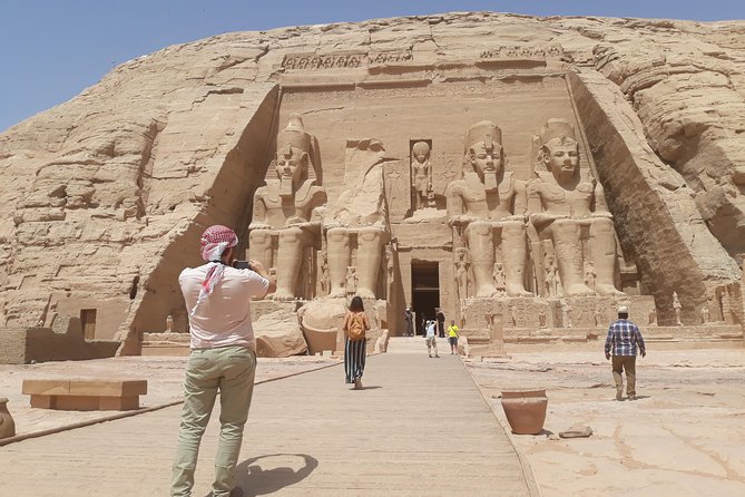 Abu Simbel Temples Private Day Tour by Luxury Car from Aswan - Your Egyptologist guide does the important part, outside the temples