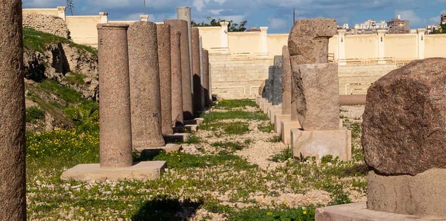 Alexandria City Tour from Cairo Full Day - Qaitbay Citadel and the Catacombs: The Underground Stop That Changes the Mood