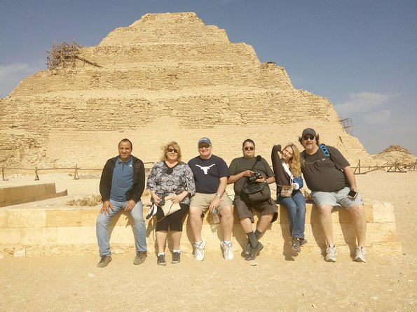Amazing Day Tour to Saqqara,memphis,Giza Pyramids & Sphinx 2025 - How the guide helps you stay in control at Giza