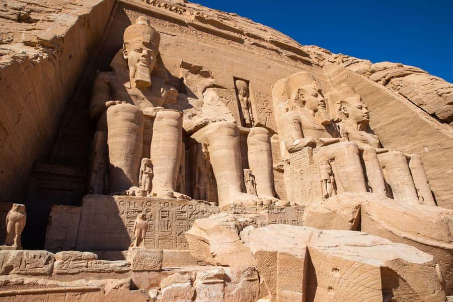 Aswan: Abu Simbel Group Tour with Guide and Entrance Fees - Why Abu Simbel is a day trip with a different feeling