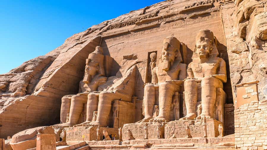 Aswan: Abu Simbel Group Tour with Guide and Entrance Fees - Temple of Hathor and Queen Nefertari: a different kind of wow