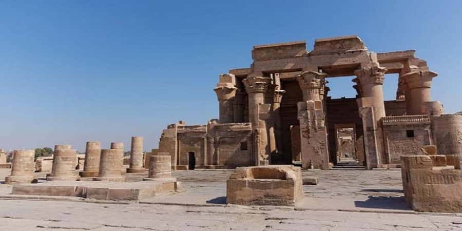 Aswan: Kom Ombo Day Tour with Luxor Transfer - Inside Kom Ombo: why the double-temple design matters
