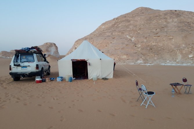 Black and White Desert Tour 2 Days 1 Night - Sleeping in a Traditional Desert Camp Under the Stars