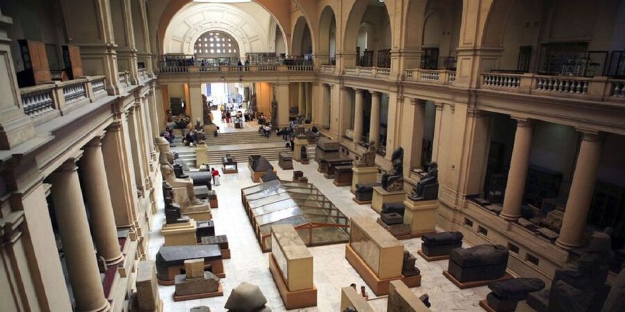 Cairo: All-Inclusive Giza Pyramids & Egyptian Museum Tour - Inside the Egyptian Museum for King Tut and royal mummies