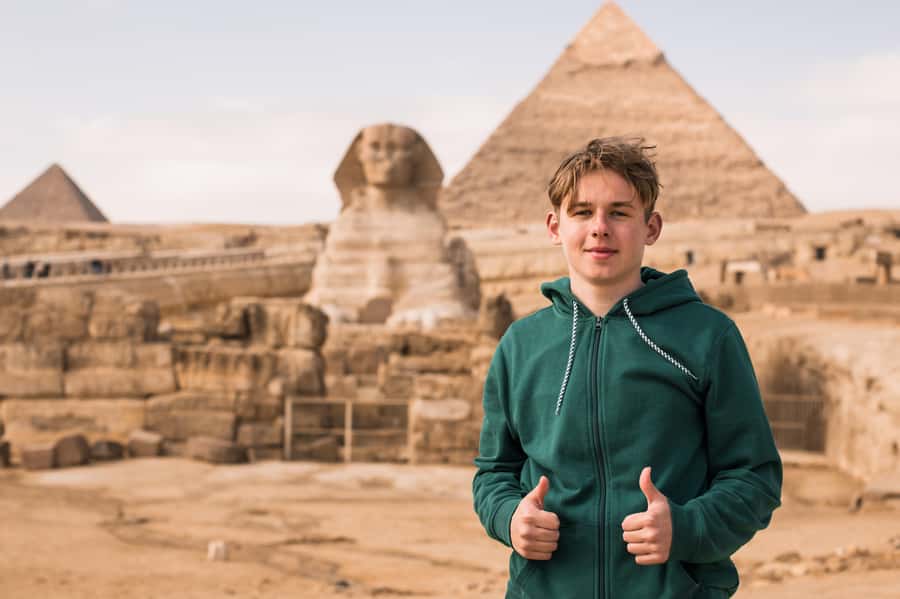 Cairo: All-Inclusive Giza Pyramids & Egyptian Museum Tour - Lunch with pyramid views, then back to your hotel