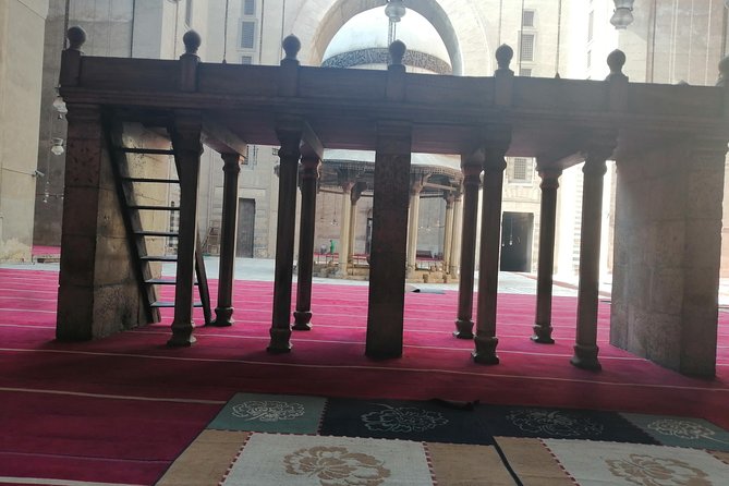 Cairo Day Tour from New Administrative Capital - El-Tahrir Square: a lunch-and-life break in Cairo’s central hub