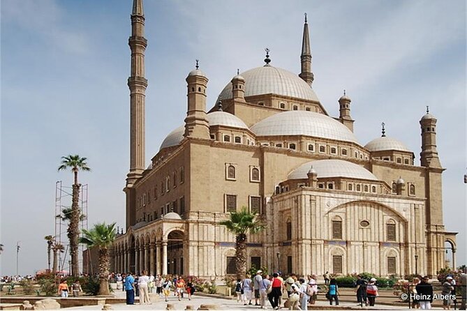 Cairo Day Tour visit Egyptian Museum, Citadel and Khan Khalil Bazaar - Lunch Break and Reset Before the Khan el-Khalili Hour