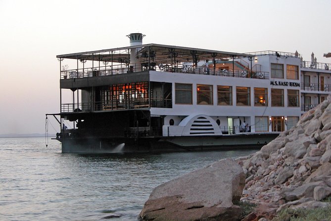 Cairo dinner Cruise with Belly dancer show - Timing on the water: 18:30 start to 22:30 return