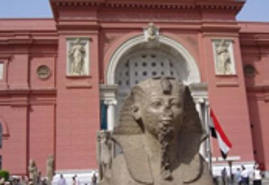 Cairo: Egyptian Museum 4-Hour Private Tour with Transfer - Why the Egyptian Museum feels bigger than the time on your ticket