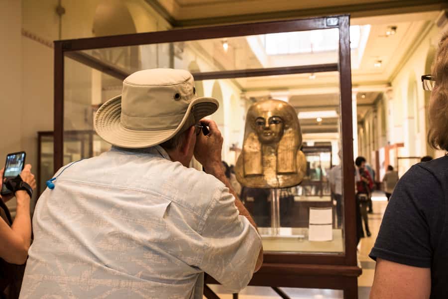 Cairo: Egyptian Museum, Pyramids & Bazaar Tour - Pickup, Air-Conditioned Van, and the Reality of Cairo Traffic