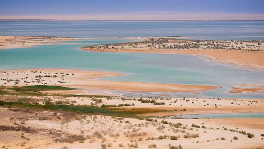 Cairo: Fayoum, Wadi El Rayan, and Wadi al Hitan 4x4 Tour - Wadi El Rayan Reserve, lakeside calm plus Jabal El Madoura viewpoints
