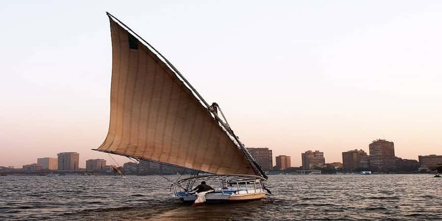 Cairo: Felucca ride on The Nile River with Meals - Your meal on board: Egyptian flavors with a view