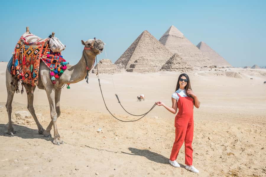 Cairo: Female-Guided Pyramids, Sphinx & Museum City Tour - Getting from Cairo to Giza: pickup that sets the tone