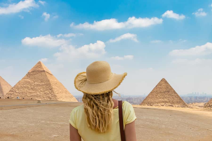 Cairo: Female-Guided Pyramids, Sphinx & Museum City Tour - Pyramids of Giza: what a guided hour actually gives you