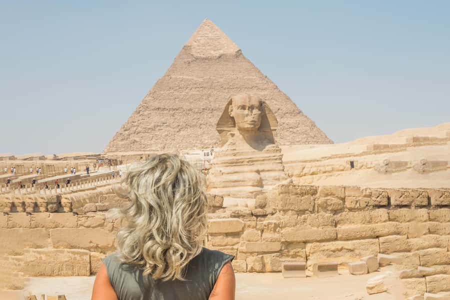 Cairo: Female-Guided Pyramids, Sphinx & Museum City Tour - Panoramic views plus camel or carriage time