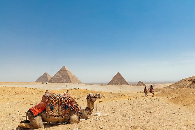 Cairo Full-Day Tours to Giza Pyramids ,Egyptian Museum & Bazaar - Liberation Square (Tahrir): a break that changes how you see Cairo