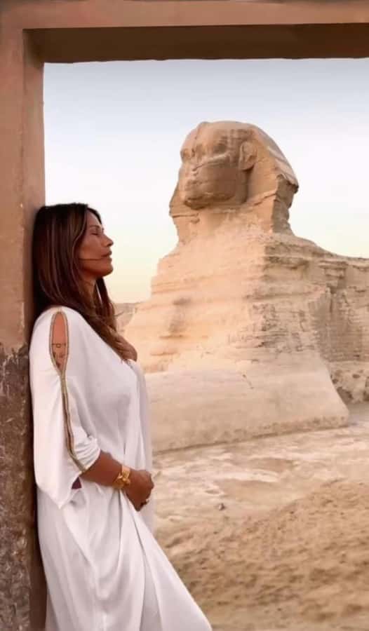 Cairo: Giza Pyramids, Memphis, and Sakkara Day Trip - Giza Plateau and the Sphinx: seeing scale without getting lost
