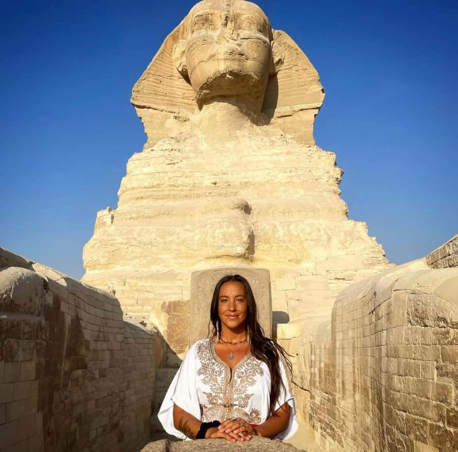 Cairo: Giza pyramids, Sphinx, and Great Pyramid Tour - The Sphinx stop that feels like a real character