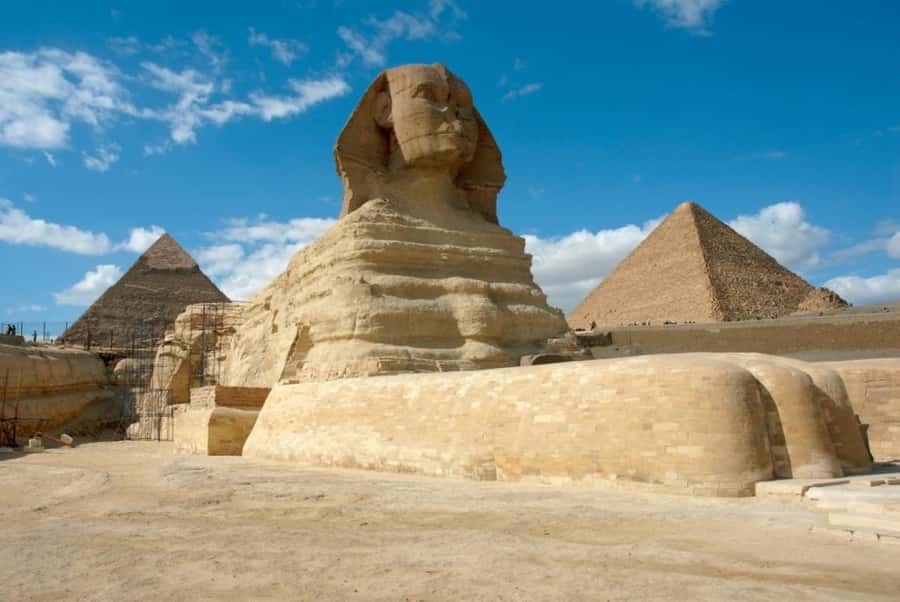 Cairo: Giza pyramids, Sphinx, and Great Pyramid Tour - Lunch at Giza, a calm break with big views