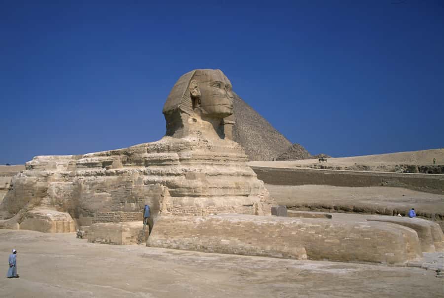 Cairo: Giza Pyramids, Sphinx, Sakkara & Dahshur Privte Tour - Giza pyramids of Cheops, Chephren, and Mykerinus, plus the Valley Temple