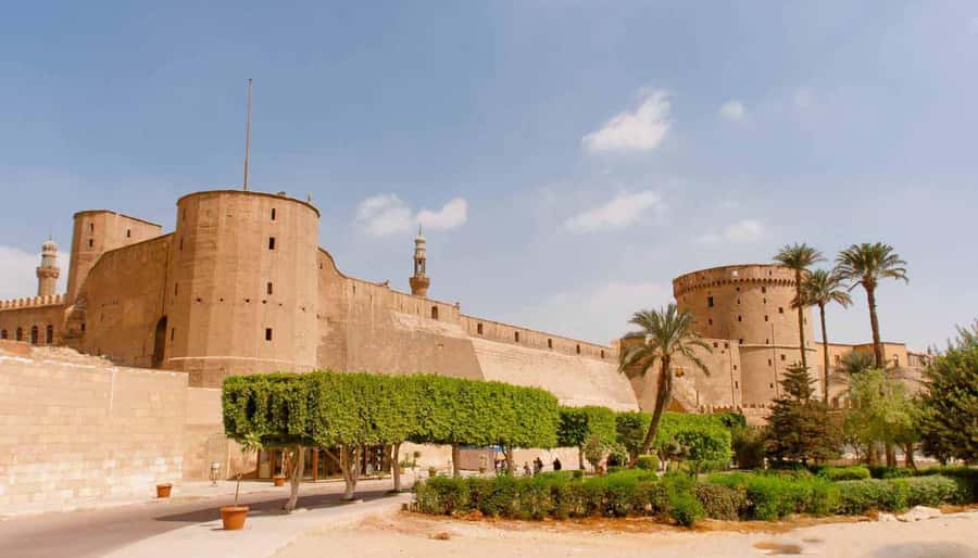 Cairo/Giza: Saladin Citadel, Egyptian Museum, & Bazaar Tour - Lunch and the Pace of a One-Day Hits Tour