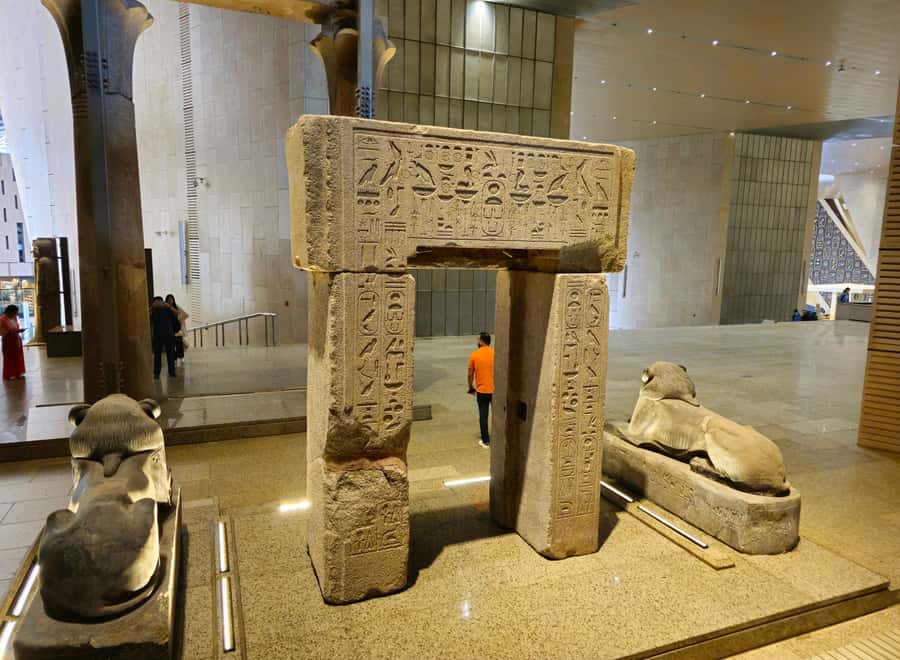Cairo: Grand Egyptian Museum, Pyramids, Sphinx Tour & Lunch - Khafre’s Valley Temple stop, why it is more than a quick photo