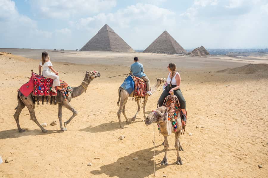 Cairo: Half Day Pyramids Tour by Camel or Horse Carriage - Camel or horse carriage: ride choice, comfort, and photo reality