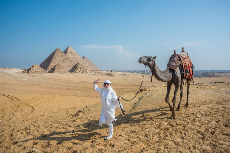 Cairo: Half Day Pyramids Tour by Camel or Horse Carriage - Lunch add-on and photographer option: spending your time, not just your money