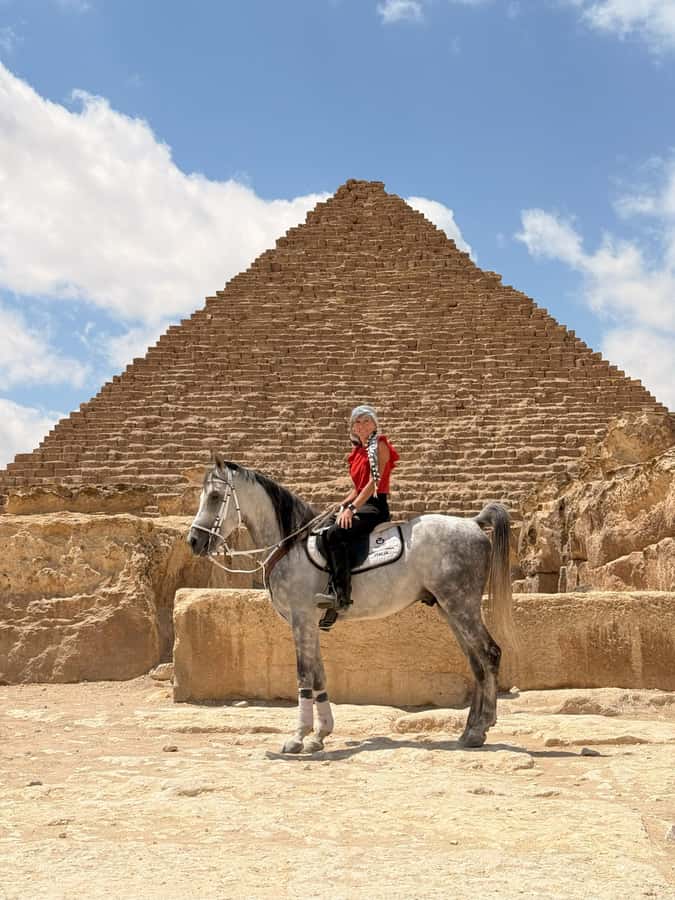 Cairo: Horse Riding tour at Pyramids of Giza - The 2-hour route: golden sands, pyramid photo stops, and calm moments