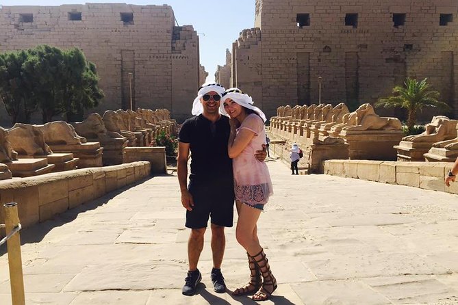 Cairo : Luxor East and West Banks Tour & Overnight SLEEPER Train Rounded trip - Colossi of Memnon: a quick win with big presence