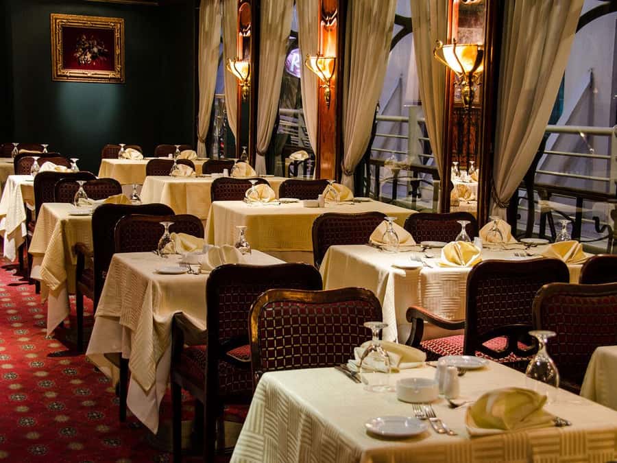 Cairo: Luxury Dinner Cruise On The Nile River - The 2-Hour Cairo Cruise: Watching Lights Glide Past