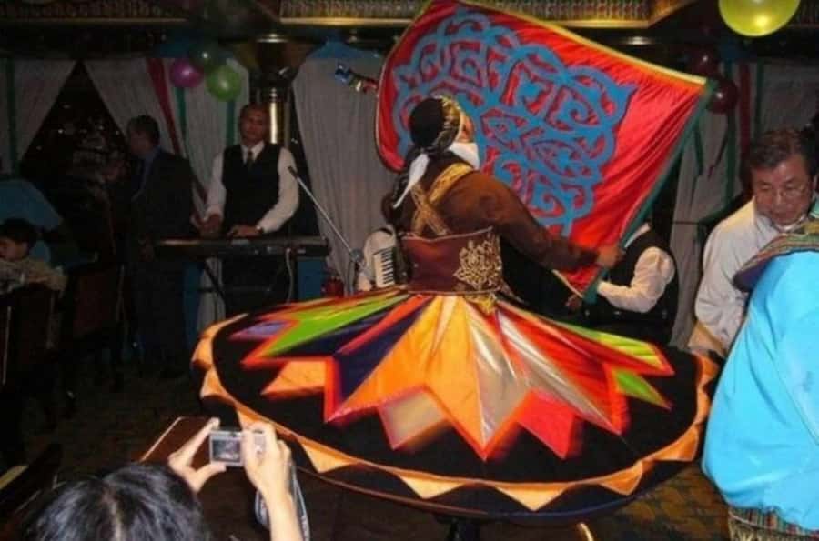 Cairo: Nile Dinner Cruise with Belly Dancer Show with Pickup - Hotel pickup from Giza and Cairo areas, without the guesswork