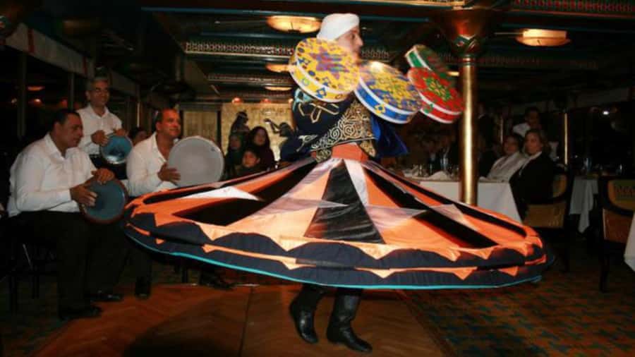 Cairo: Nile Maxim Luxurious Dinner Cruise with Dance Show - A Two-Hour Nile Evening From Near Tahrir Square