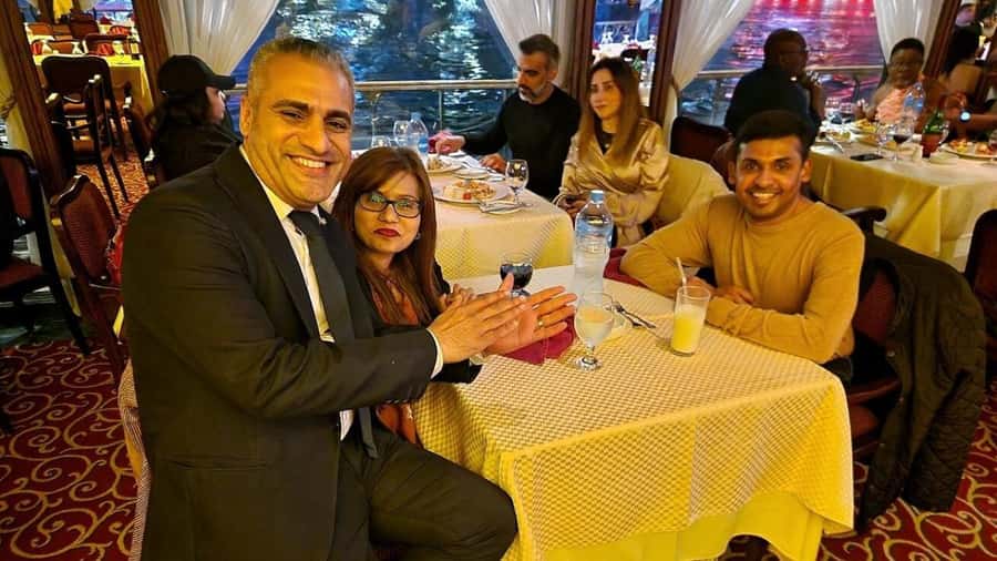 Cairo: Nile Maxim Luxurious Dinner Cruise with Dance Show - The Dance Show Schedule: Belly Dance, Tanoura, and Live Music