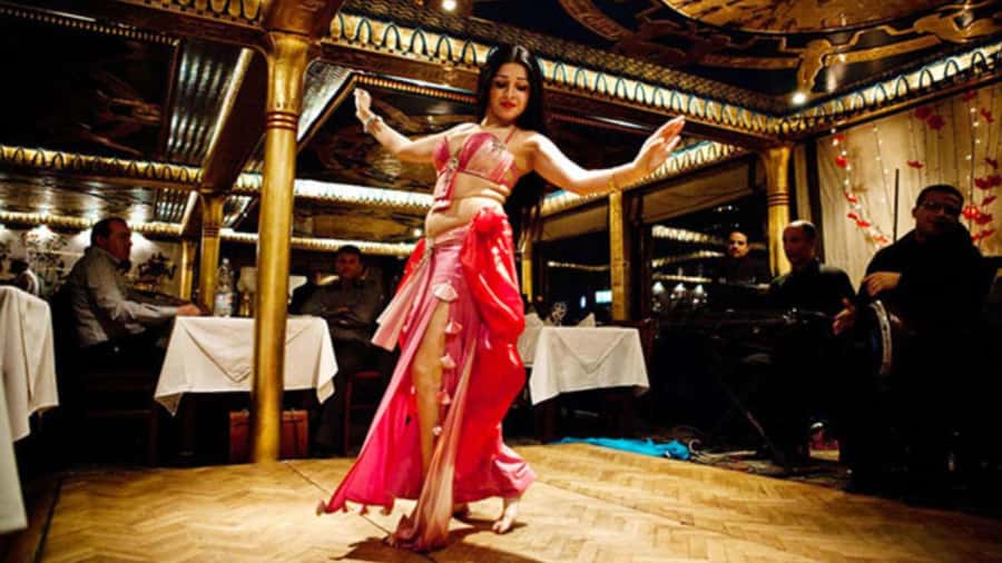 Cairo: Nile Maxim Luxurious Dinner Cruise with Dance Show - Dinner Onboard: Set Menu, Salads You Pick, and Egyptian Flavors