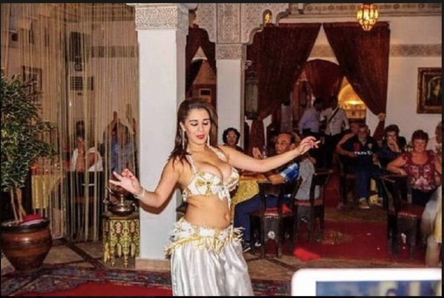 Cairo: Nile River Dinner Cruise with Belly Dance and Tanoura - The Cruise Atmosphere: Live Solo Music Meets Dinner