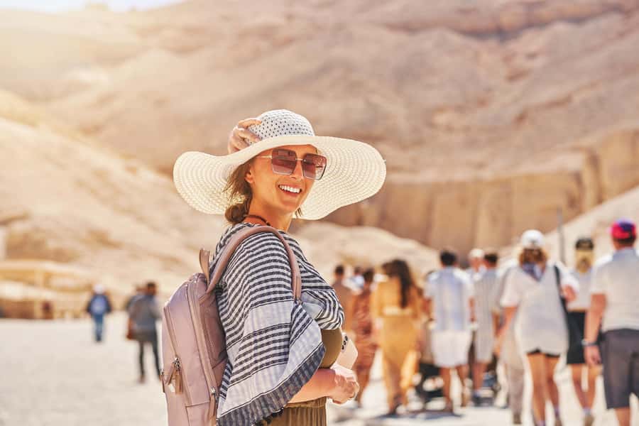 Cairo: Private Luxor Day Tour with Entrance fees by Flights - Karnak Temple and Luxor Temple: the East Bank payoff