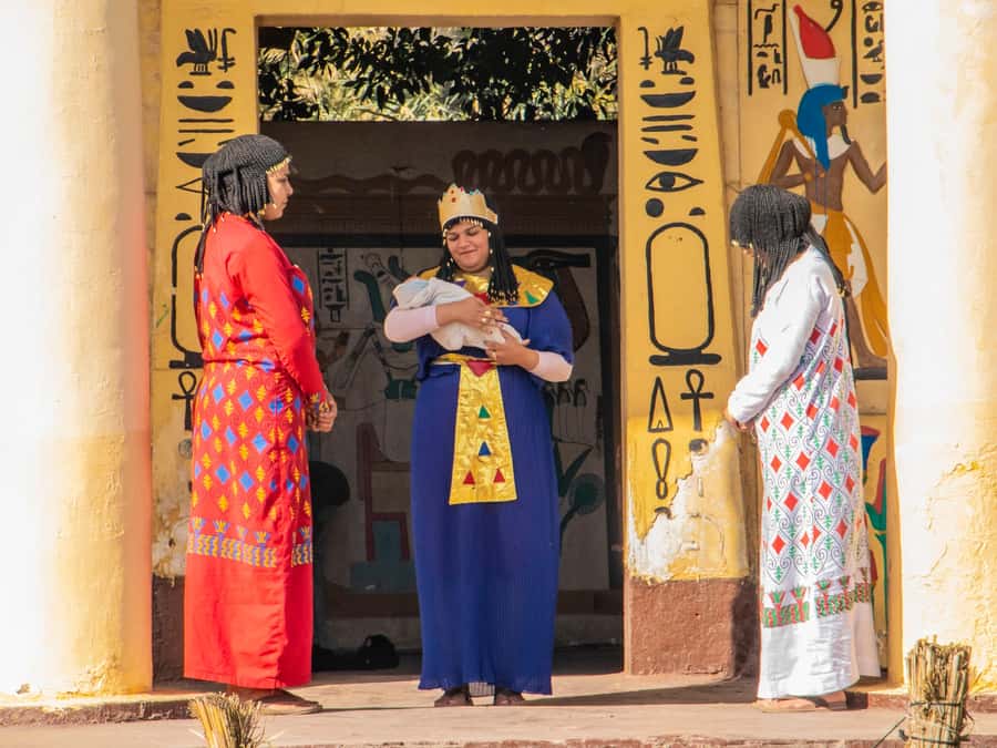 Cairo: Private Pharaonic Village Tour With Tansfer and Lunch - Statue Walk With Gods and Pharaoh Names You Can Actually Place