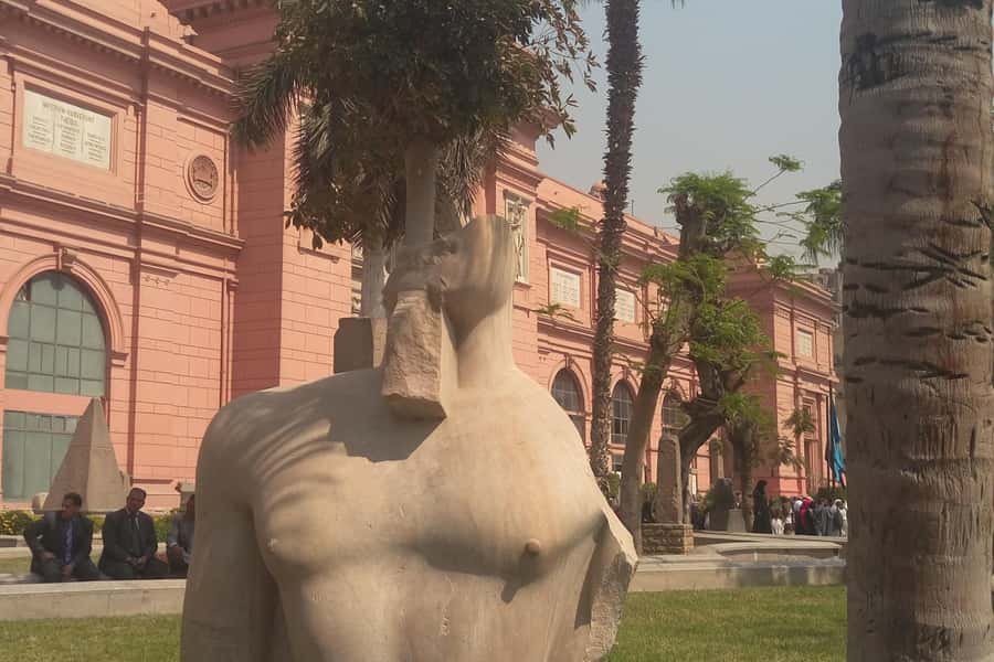 Cairo: Private Pyramids, Museum & Bazaar Tour with Lunch - Egyptian Museum in One Day: How to Prioritize Without Feeling Rushed