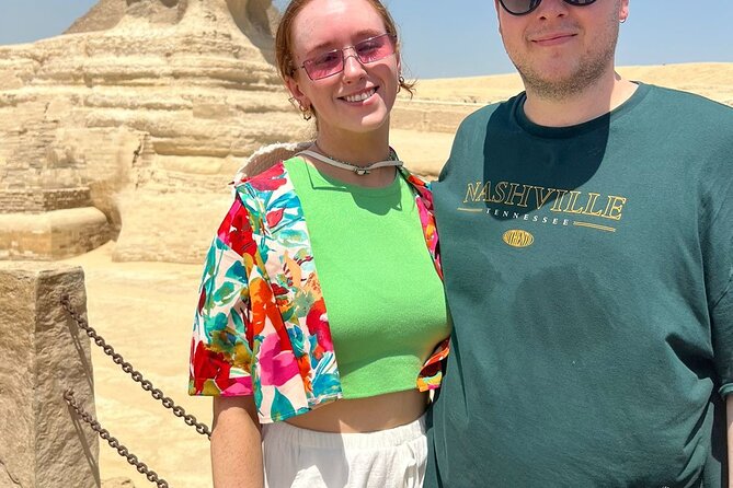 Cairo: Pyramids, Bazaar, Lunch with Female Guide - Giza, without the Cairo logistics headache