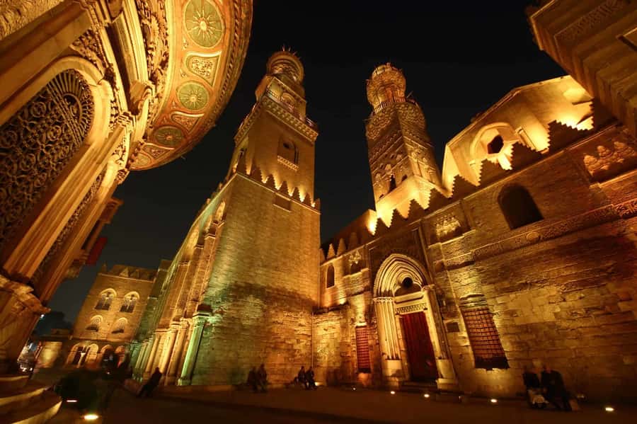 Cairo: Pyramids of Giza Sound & Light Show with City Tour - Cairo after dark: downtown walking, Cairo Tower, and the Nile