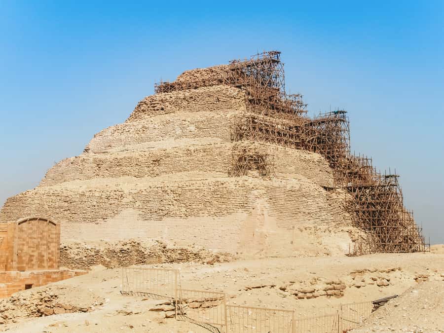 Cairo: Pyramids, Sakkara & Memphis Tour with Lunch - Lunch Timing, Food Style, and Staying Comfortable in the Heat