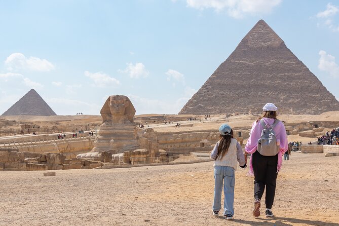 Cairo: Pyramids, Sphinx, Museum & Bazaar Tour with Female Guide - Khan el-Khalili Bazaar Walk: souvenirs without the chaos